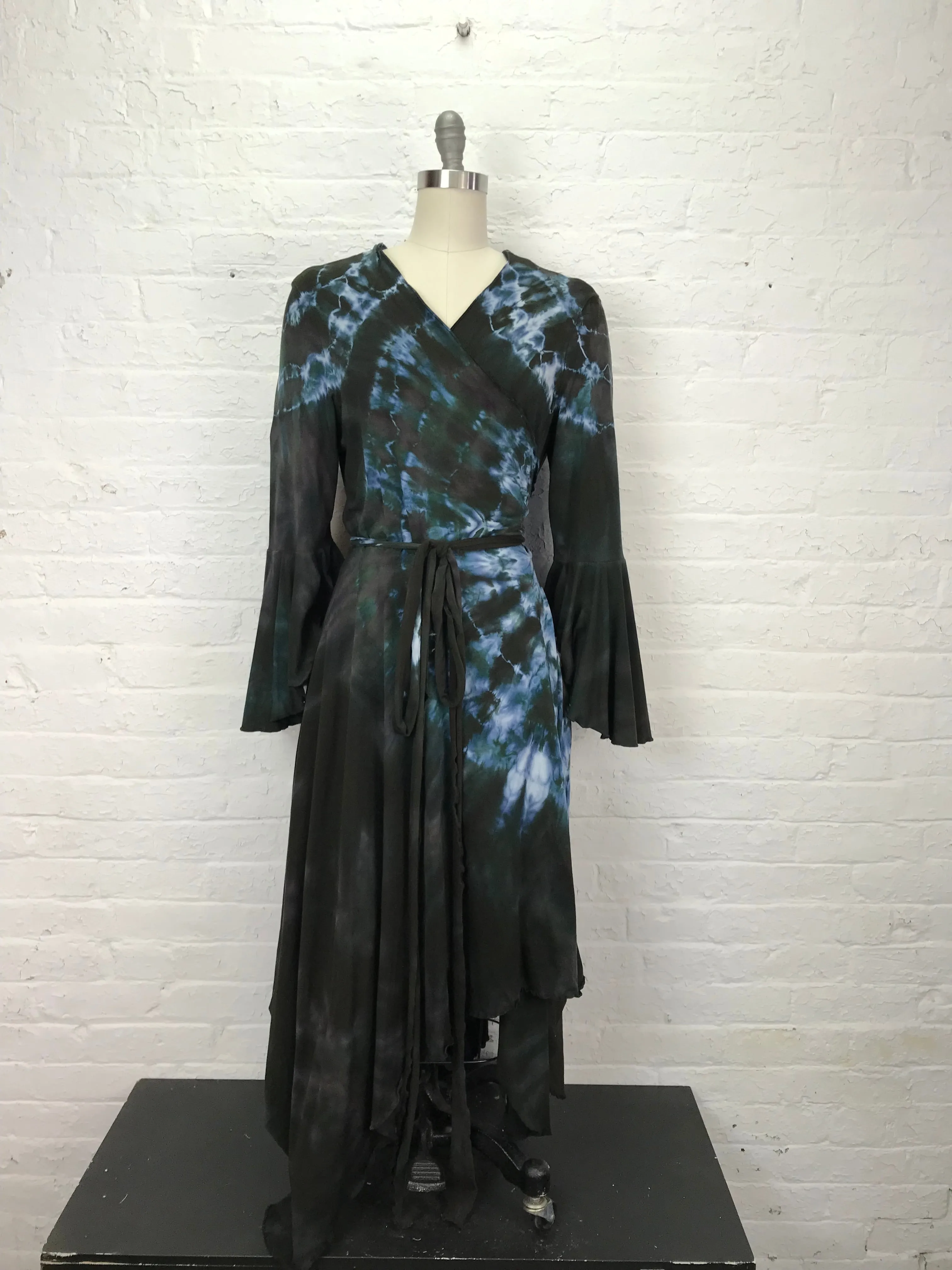 Flamenco Wrap Jacket in Ink Medallions - Extra Large
