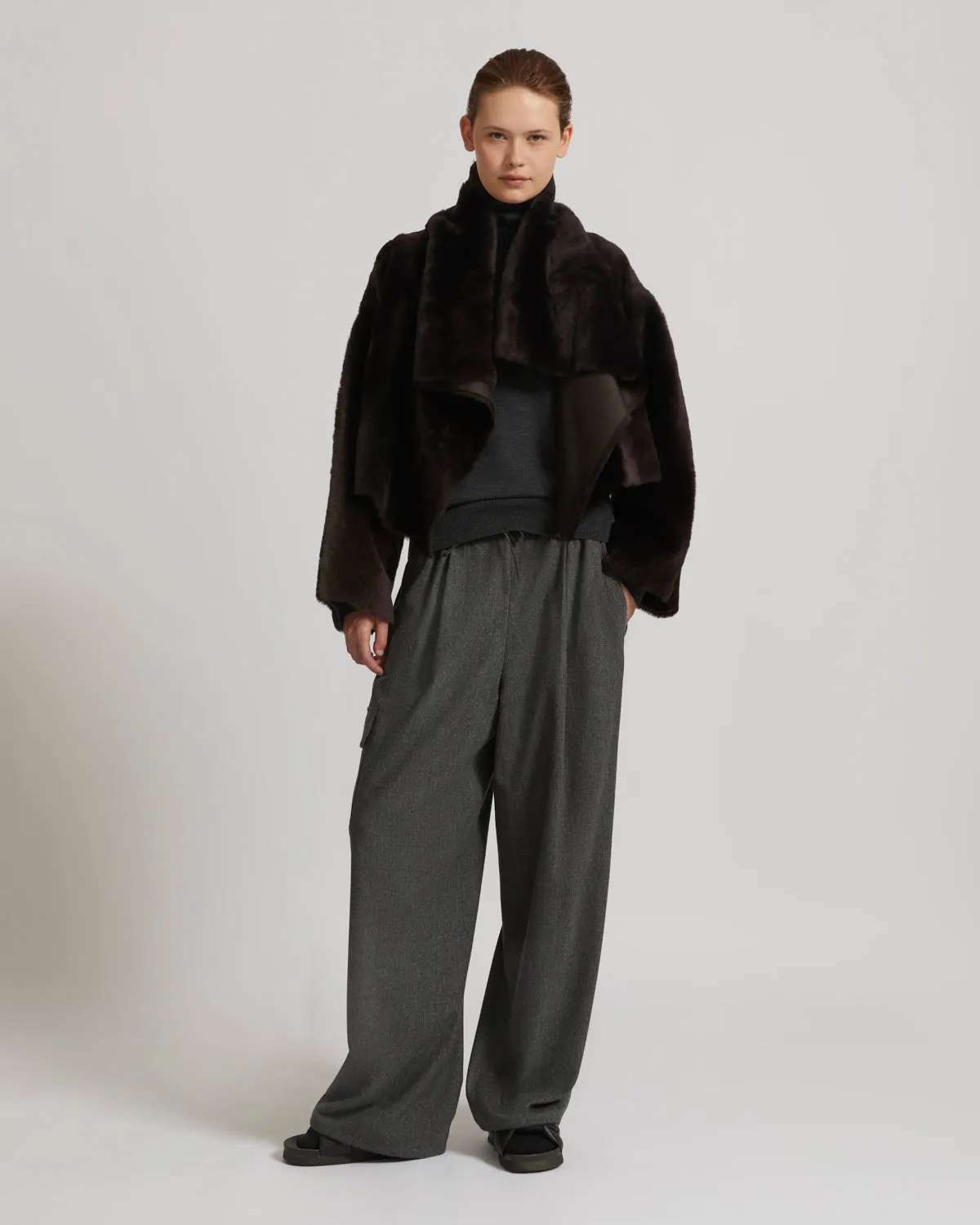 Short jacket in shearling