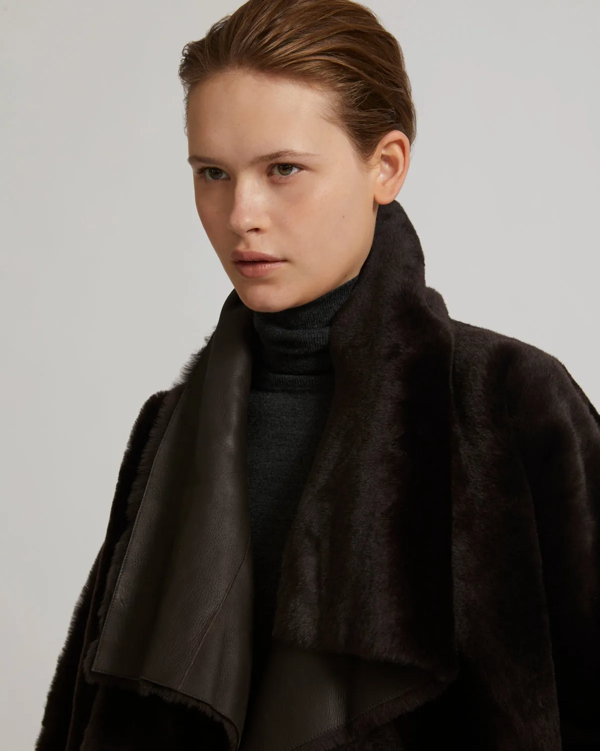 Short jacket in shearling